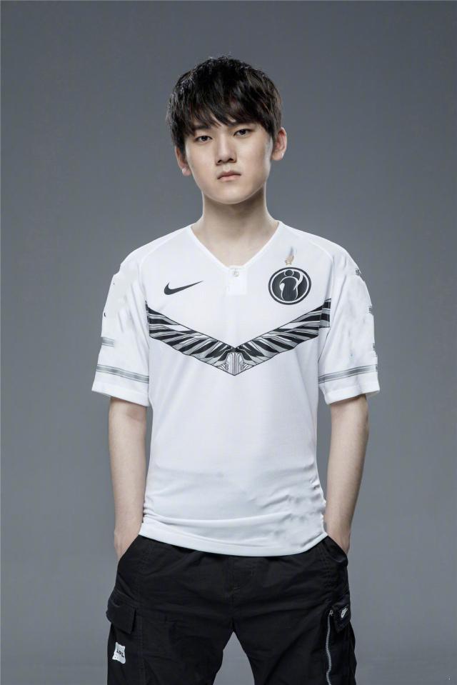 明天的首发阵容： Flandre 和 LGD Gaming 上单 Sasi 进行 Solo 并返回 ARAM Solo